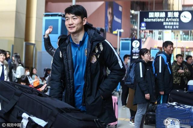 网友纷纷感慨 萌娃大叫“姐姐” 刘亦菲的回应竟然如此反套路！