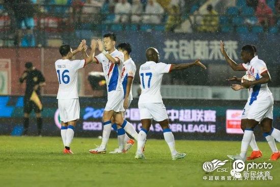 本片剧情和设定受到外媒高度赞扬，引发观众期待。