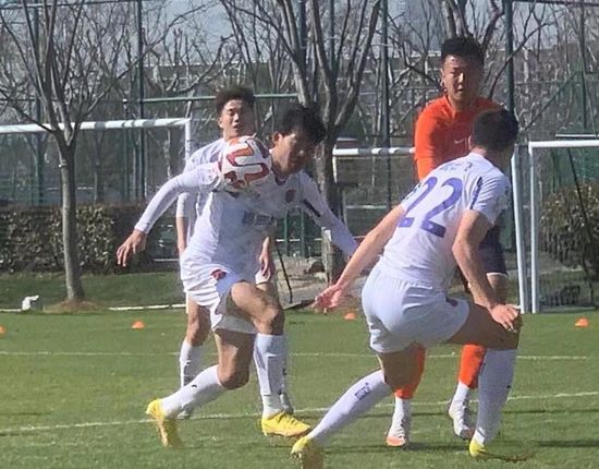 金鸡奖、华表奖、金爵奖三料最佳女主角陶红与昔日“功夫小子”，如今代表中国武术形象的释小龙齐聚。