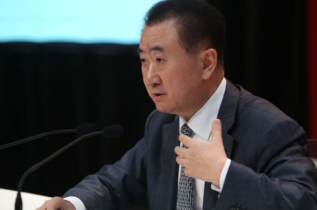 期待本片能够以脑洞大开的故事，让观众感到身心愉悦的同时，又能引发更深度的思考！