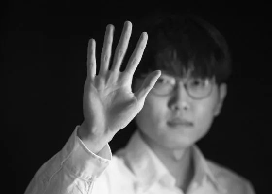 但CINITY LED只需要增加更多面板就能扩大屏幕，而且每块面板都能保持绝对亮度。