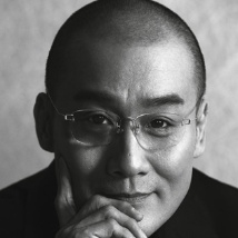 凯瑟琳·哈恩调查旺达尸体 2024-07-09 日前，漫威《旺达幻视》衍生暗黑喜剧《阿加莎》发布预告及海报。